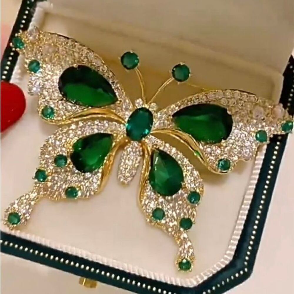Elegant Emerald Crystal Butterfly Brooch Classic Fashion Womens Gold Pin New